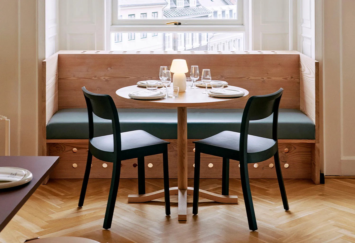 Pastis Table